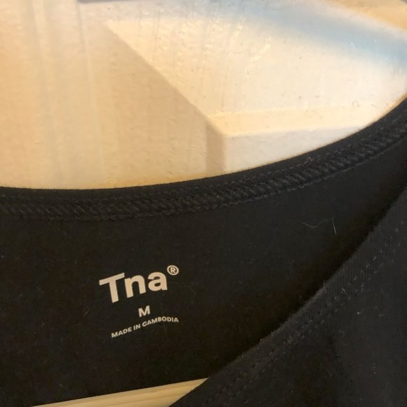 Cropped Tna top - Picture 2 of 4